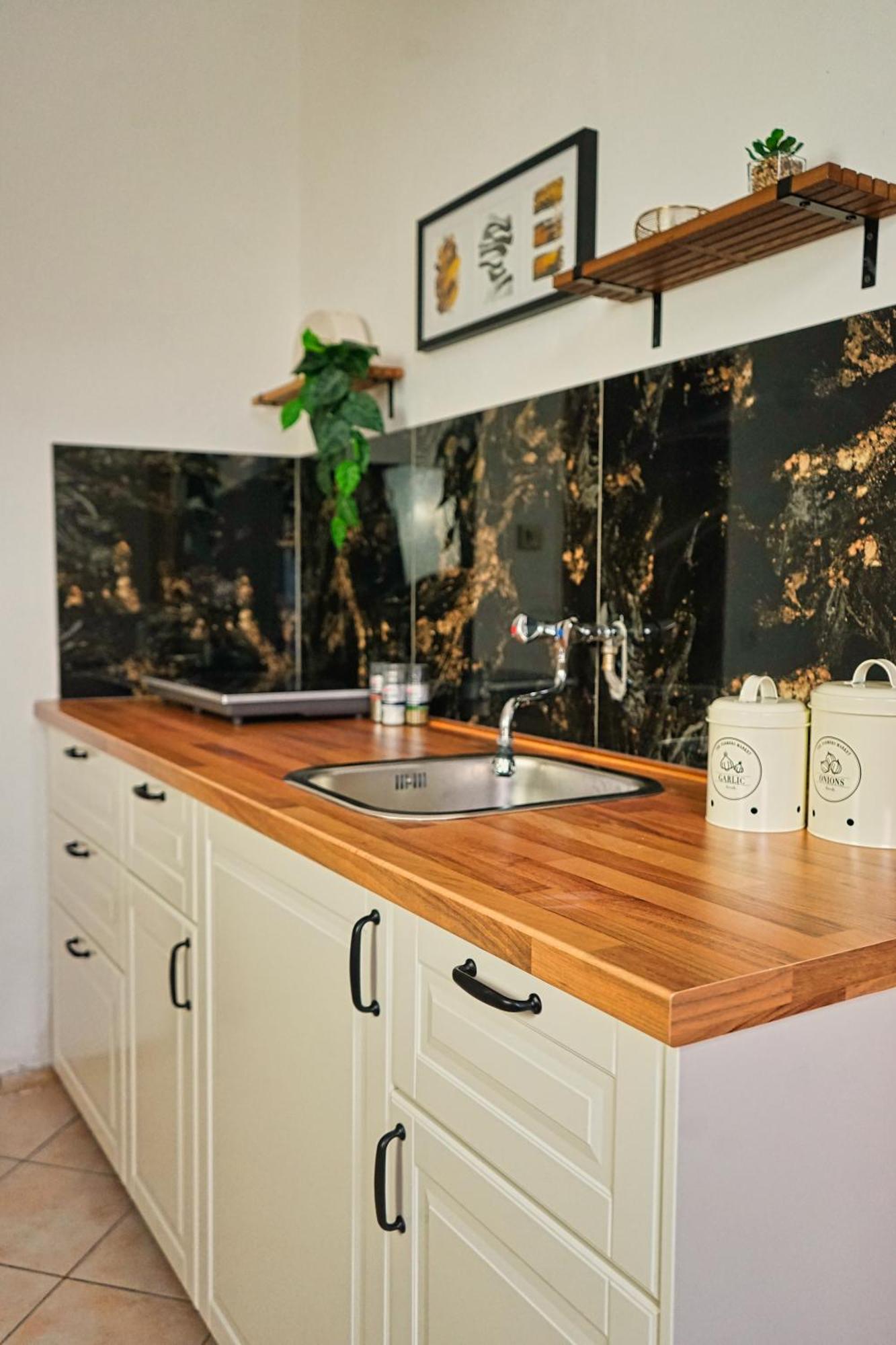 Beautiful Apartments Near Hauptbahnhof Виена Екстериор снимка