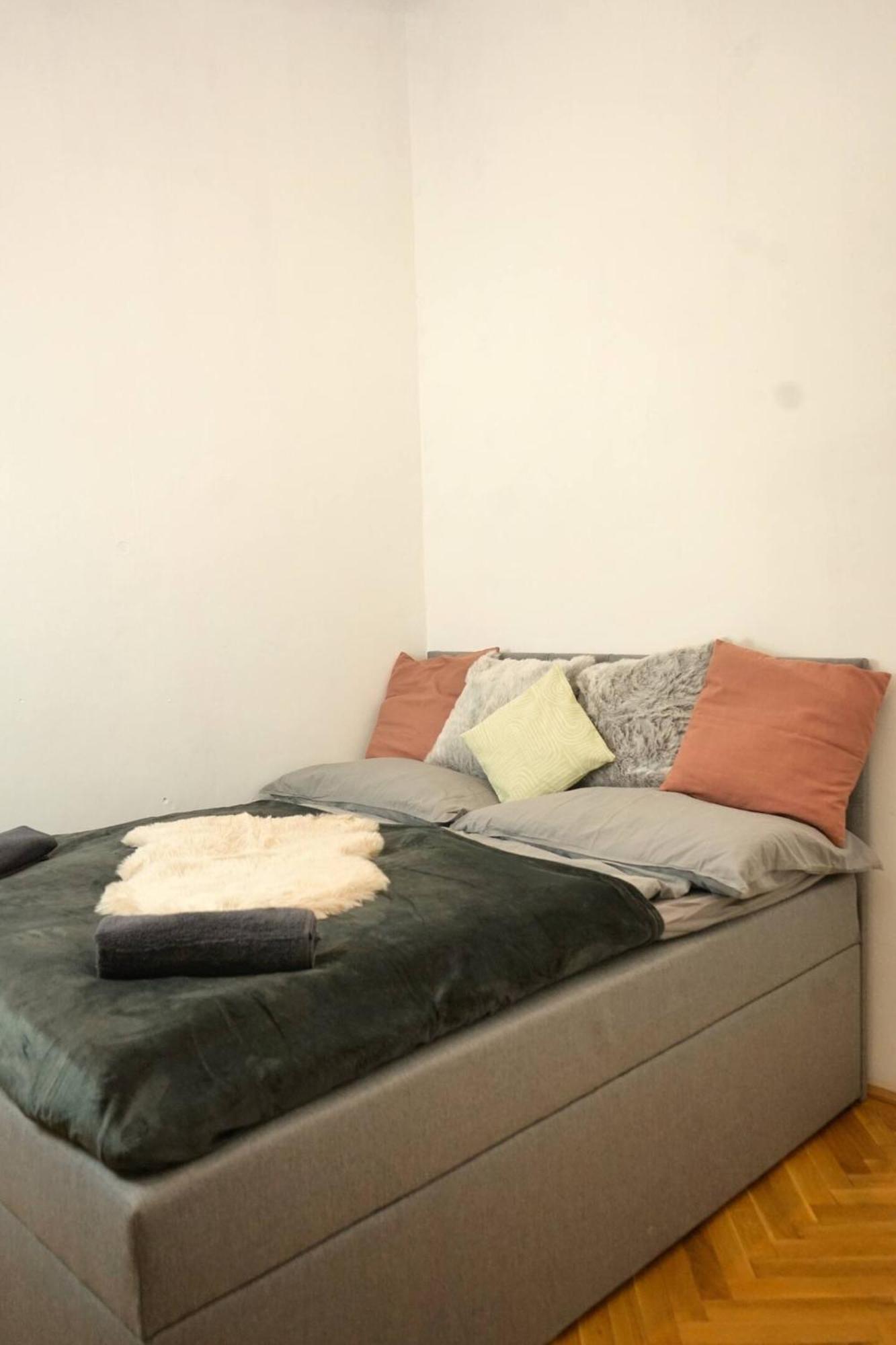 Beautiful Apartments Near Hauptbahnhof Виена Екстериор снимка