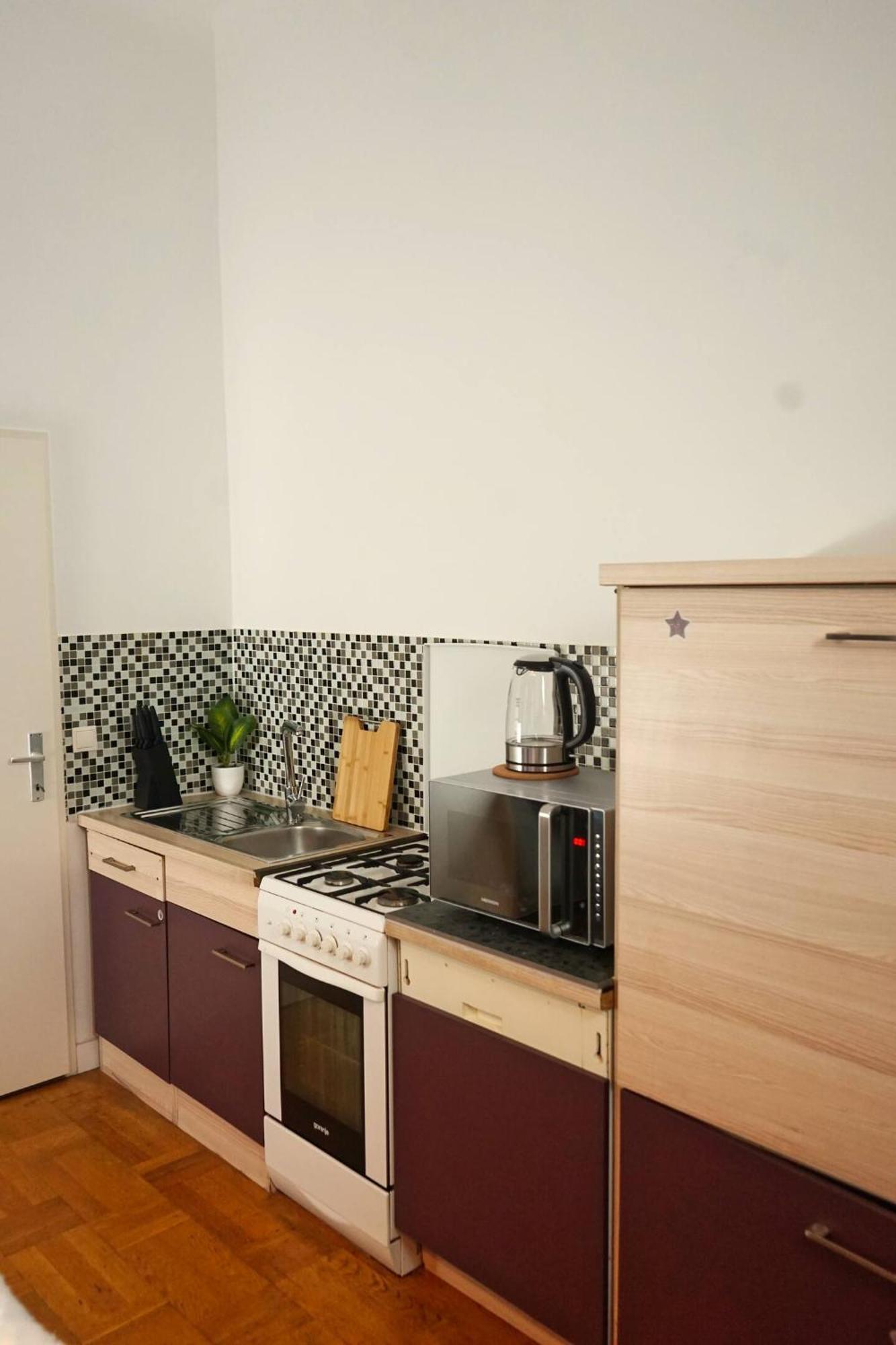 Beautiful Apartments Near Hauptbahnhof Виена Екстериор снимка